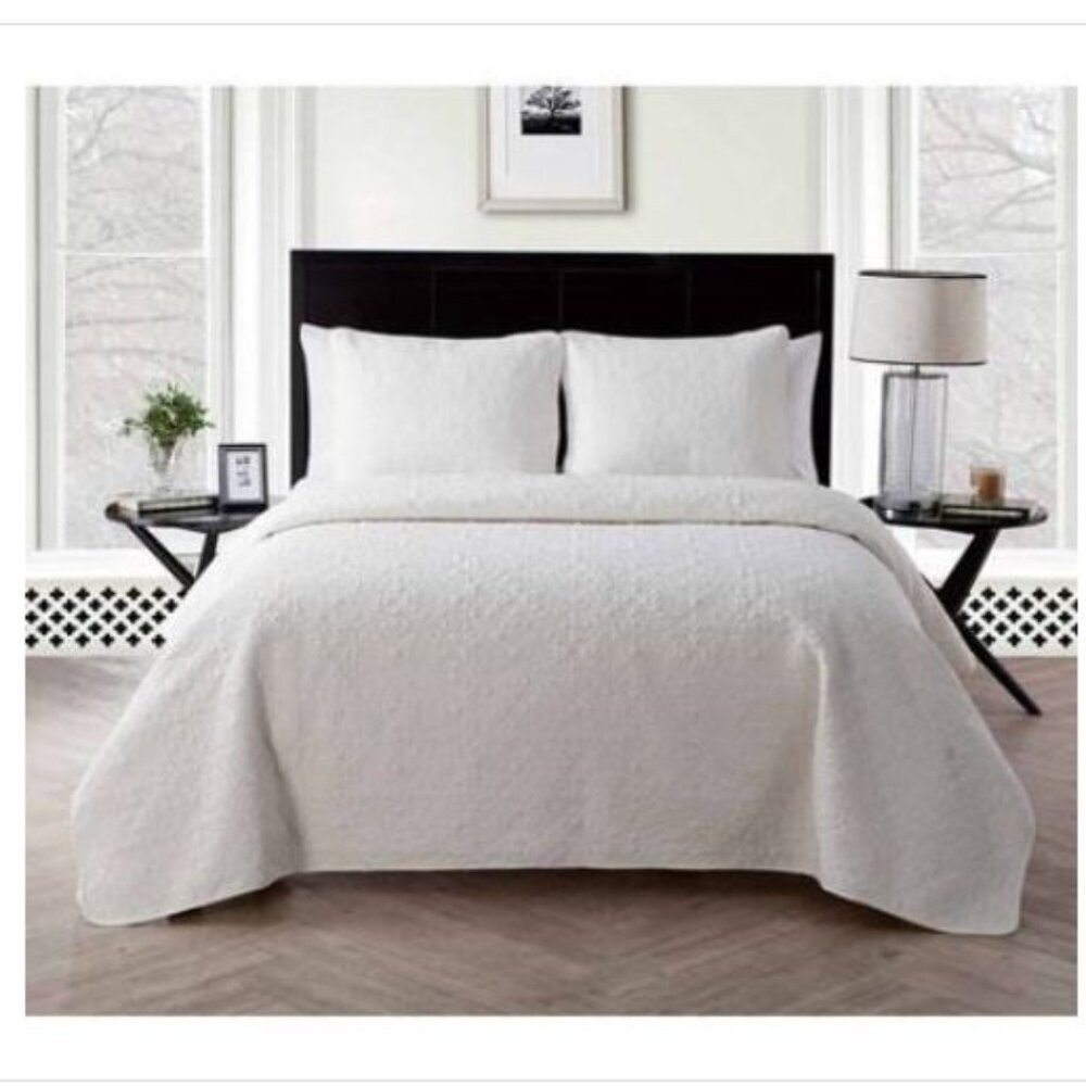 Vcny Home Caroline Embossed 3-Pc. Quilt Set, Full/Queen - White